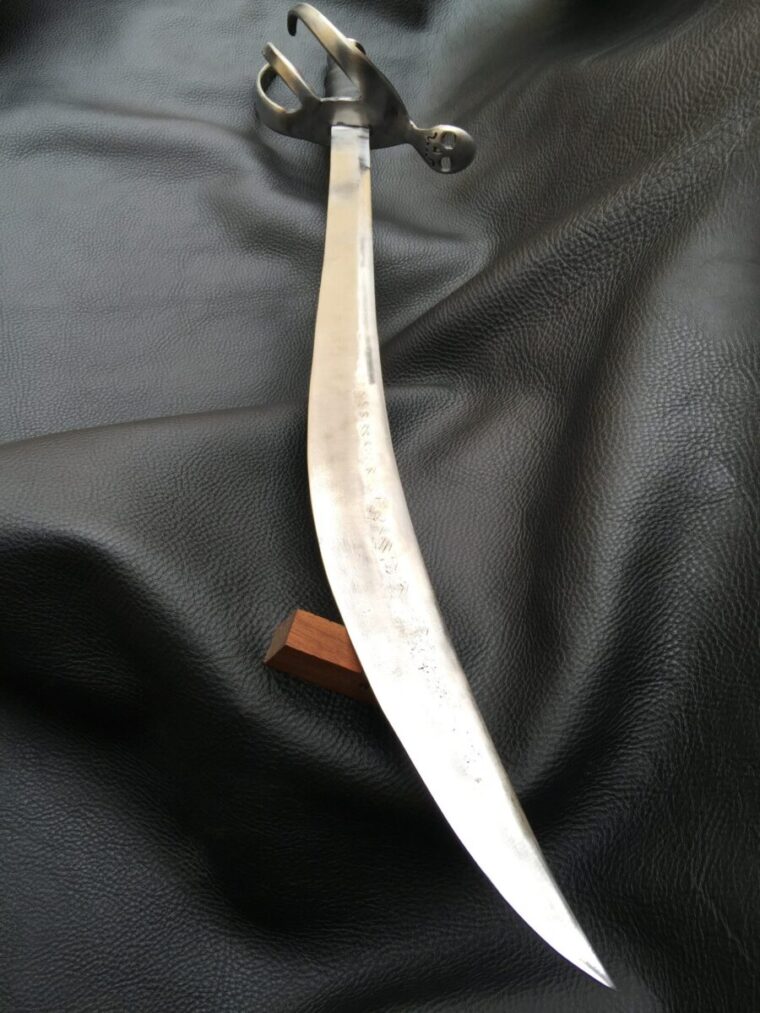 Heavy Pirate Cutlass - Image 3