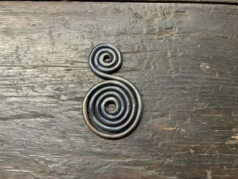 Pictish Double Swirl Pendant - Image 4