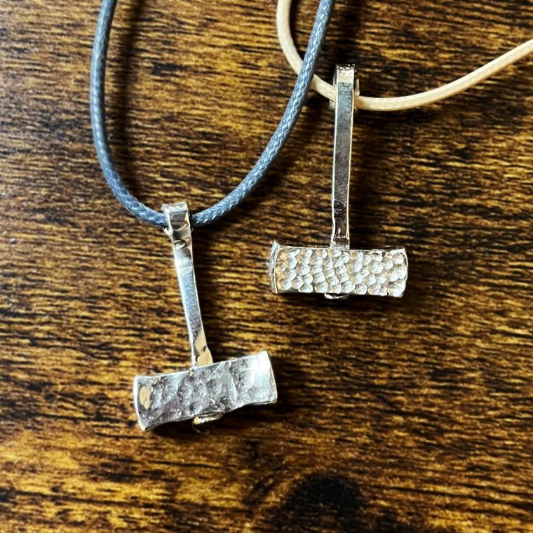 Mjini Mjölnir – small silver Thor's Hammer Necklaces