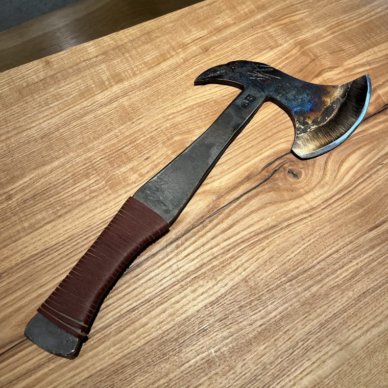 Raven Throwing Axe - Image 4